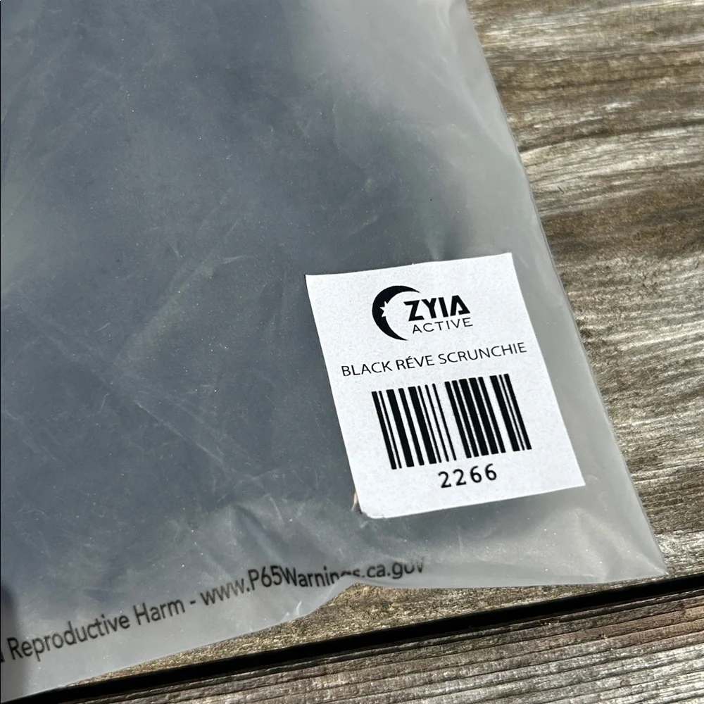 ZYIA Active Black Reve Scrunchie (2 Pack)  Item #2266 New in bag!